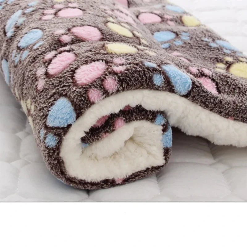 Soft Flannel Dog and Cat Bed – Cozy Coral Velvet Sleeping Mat for Pets 12