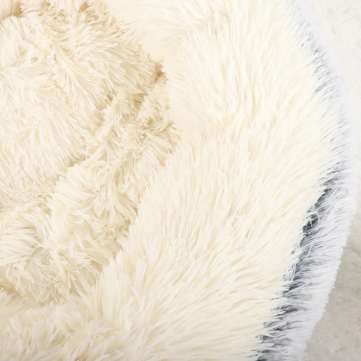Soft Plush Round Dog Bed and Cat Bed – Cozy Donut Design with Supportive Edges for Comfort and Security 5