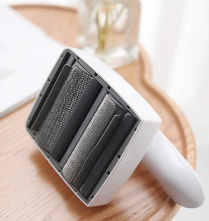 Rolling Pet Hair Remover – Easy Floor Cleaning for Cats & Dogs