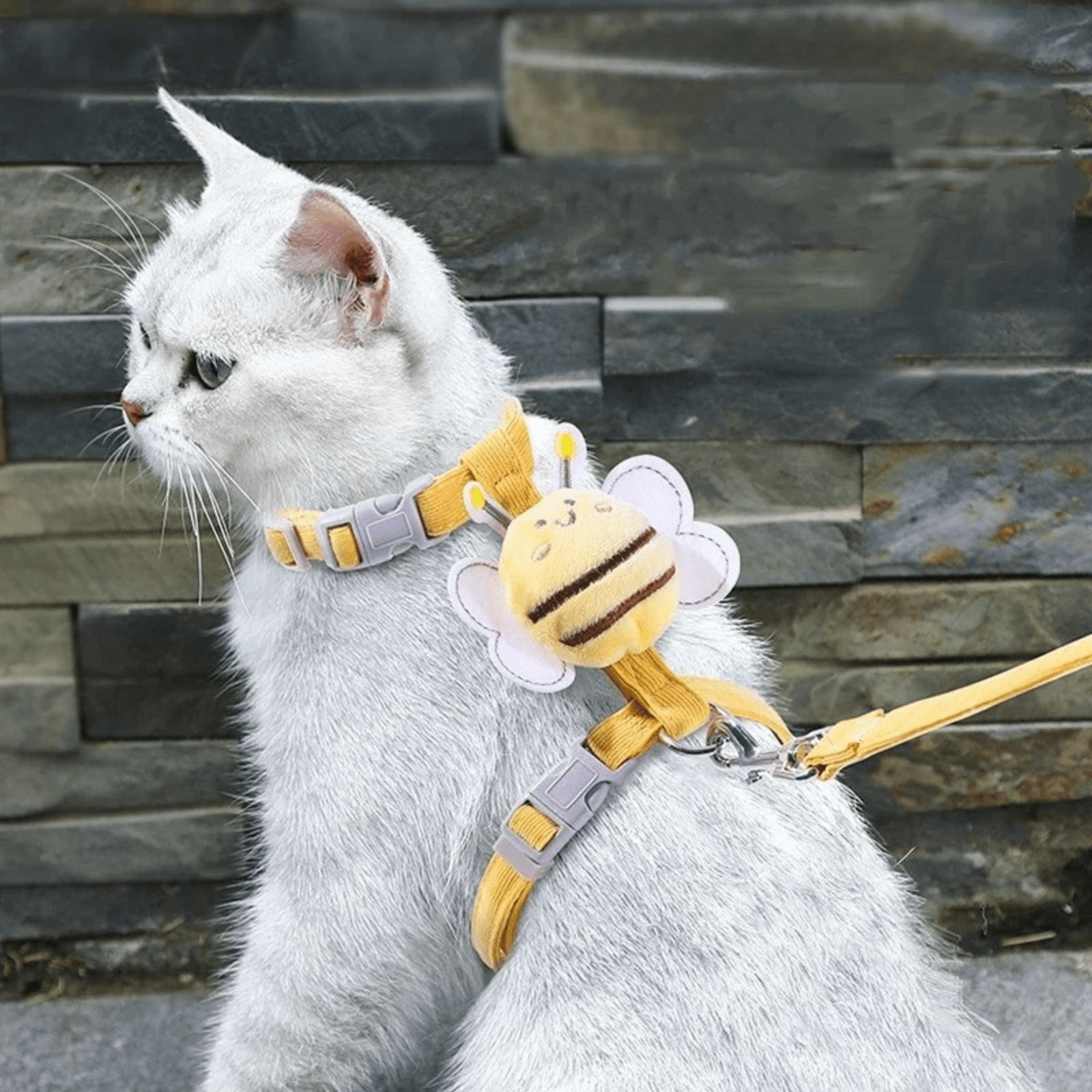 Adjustable Cat Harness and Leash Set with Bee Motif – Comfortable Travel Cat Harness for Small Pets 2