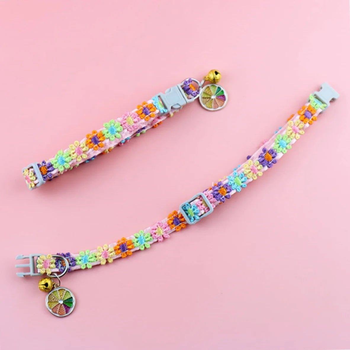 Adjustable Floral Pattern Cat Collar with Bell – Lightweight Nylon for Comfort and Safety, Fits Neck 21–33 cm 2