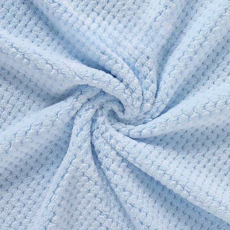 Breathable Coral Fleece Dog Blanket for Year-Round Comfort – Lightweight, Soft, Machine Washable, Versatile Use 2