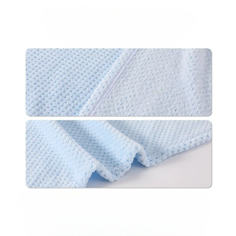 Breathable Coral Fleece Dog Blanket for Year-Round Comfort – Lightweight, Soft, Machine Washable, Versatile Use 3