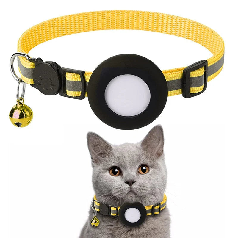 Adjustable cat collar featuring reflective stripes and AirTag compatibility, designed for safety and comfort with a lightweight construction. 5