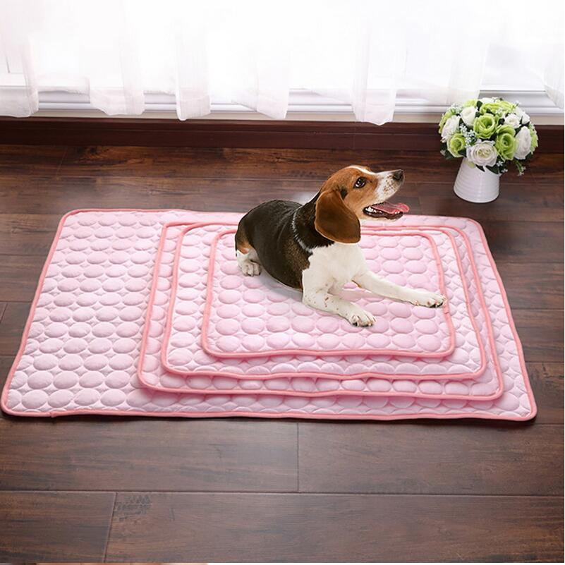 Cooling Cloth for Pets – Breathable Ice Silk Blanket for Dogs and Cats 1