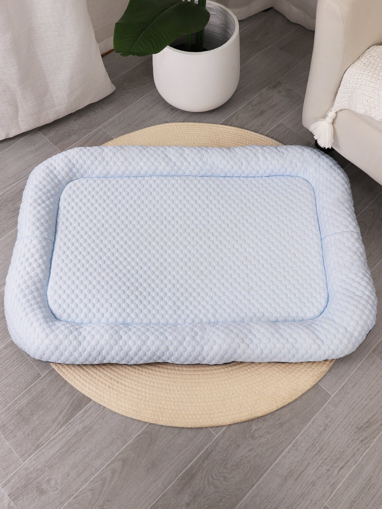 Cooling Dog Bed with Memory Foam Support – Breathable Ice Silk for Small and Medium Dogs 10