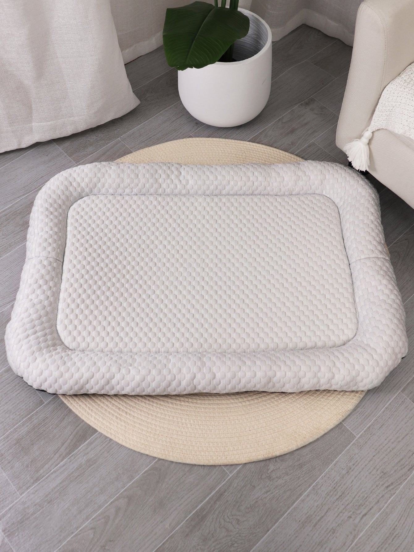 Cooling Dog Bed with Memory Foam Support – Breathable Ice Silk for Small and Medium Dogs 9