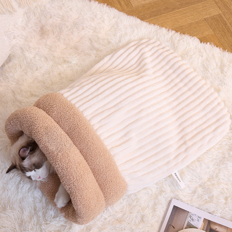 Cozy Cat Bed Sleeping Bag, Plush and Portable Pet Bed, Machine Washable, Ideal for Small to Medium Cats 8