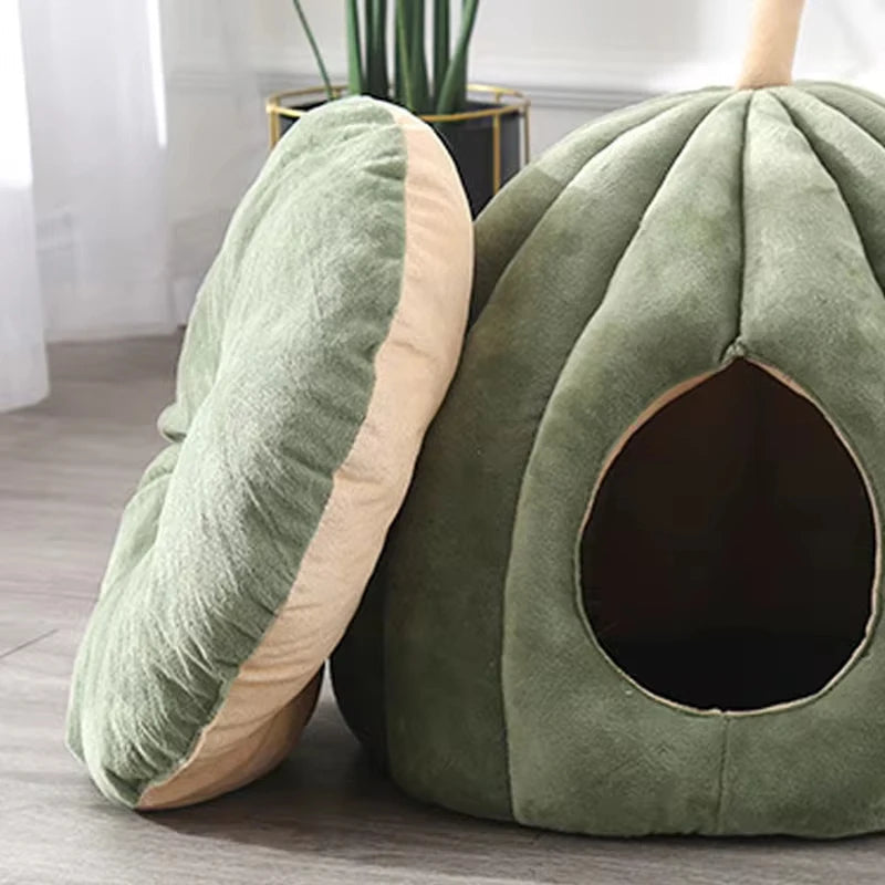 Cozy Closed Cat Bed in Pumpkin Shape – Warm Plush Indoor Bed for Cats, Soft and Breathable Design 2