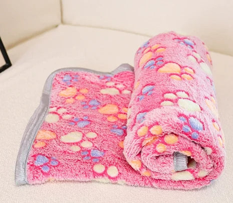 Cozy Coral Fleece Dog Blanket with Paw Print – Lightweight, Warm, and Machine Washable Pet Mat for All Dog Sizes 0