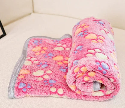 Cozy Coral Fleece Dog Blanket with Paw Print – Warm and Lightweight Pet Mat 0