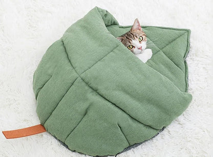 Cozy Linen Cat Cave Bed for Cats and Small Dogs – Warm Enclosed Sleeping Bag, Anti-Slip Bottom, Machine Washable 3