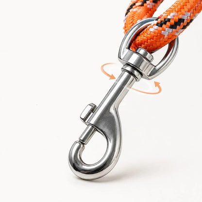 Dog leash featuring a 360° swivel clasp and flexible rubber links, designed in a fun sausage pattern, measuring 53 inches, perfect for daily walks 4