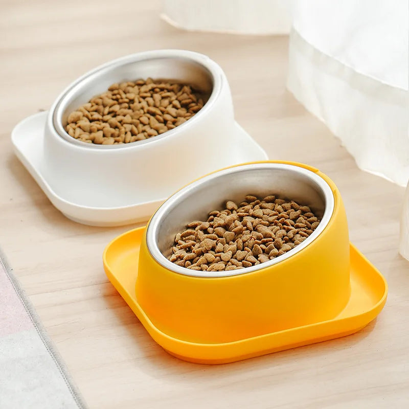 Ergonomic Non-Slip Pet Bowl for Cats and Dogs – Sustainable Plastic Design with 45° Incline 3