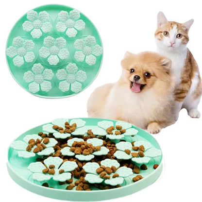 Flower-Shaped Silicone Slow Feeder for Dogs and Cats – Interactive Feeding Mat 1