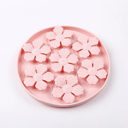 Flower-Shaped Silicone Slow Feeder for Dogs and Cats – Interactive Feeding Mat 6