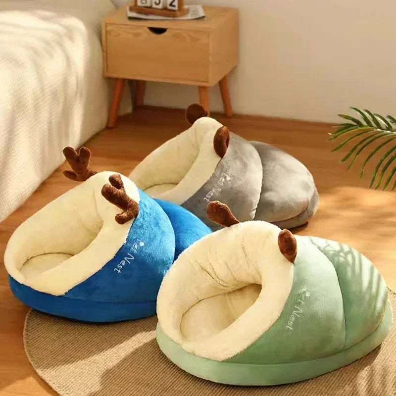 Foldable Dog Bed in Slipper Shape – Warm Coral Fleece for Small Dogs, Cozy and Breathable Design, Ideal for Winter Comfort 2