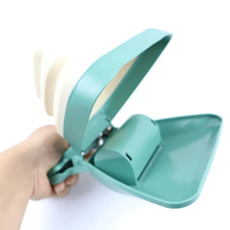 Foldable Dog Poop Scooper with Biodegradable Bags – Lightweight & Compact Design for Easy One-Handed Cleanup 3