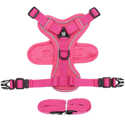 Reflective cat harness and leash set featuring adjustable fit and breathable mesh, designed for kittens and small cats, ensuring comfort and safety during outdoor walks. 7