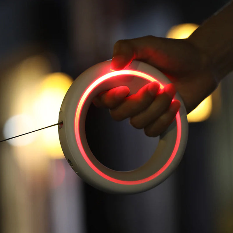 Retractable Dog Leash with Smart Features and Ergonomic Handle – Adjustable Length and Durable Design for Safety and Control 1