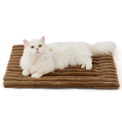 Self-Warming Pet Mat for Cats – Cozy, Portable, and Machine-Washable Design 7