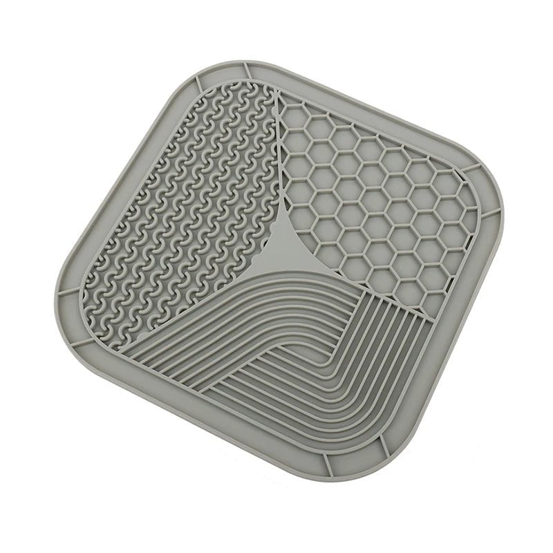 Silicone Lick Pad for Dogs and Cats – Slow Feeder Mat with Suction Cups, Reduces Anxiety, 20 x 20 cm 10