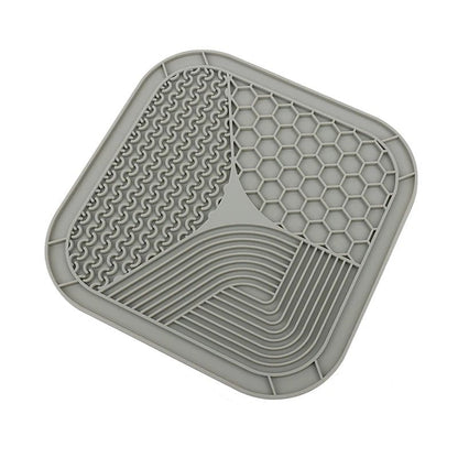 Silicone Lick Pad for Dogs and Cats – Slow Feeder Mat with Suction Cups, Reduces Anxiety, 20 x 20 cm 10