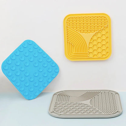 Silicone Lick Pad for Dogs and Cats – Slow Feeder Mat with Suction Cups, Reduces Anxiety, 20 x 20 cm 6