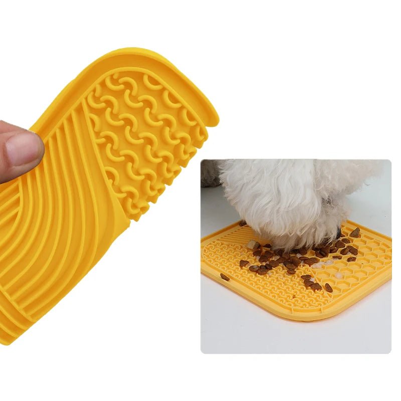 Silicone Lick Pad for Dogs and Cats – Slow Feeder and Anxiety Reducer, 20 x 20 cm Lick Mat for Dogs 5