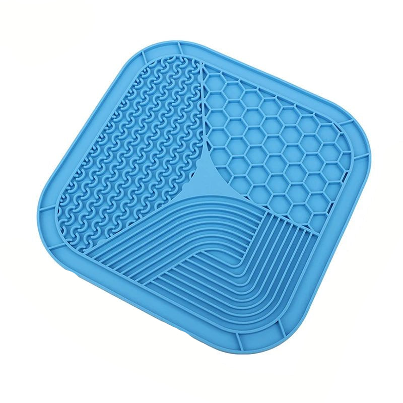 Silicone Lick Pad for Dogs and Cats – Slow Feeder and Anxiety Reducer, 20 x 20 cm Lick Mat for Dogs 9