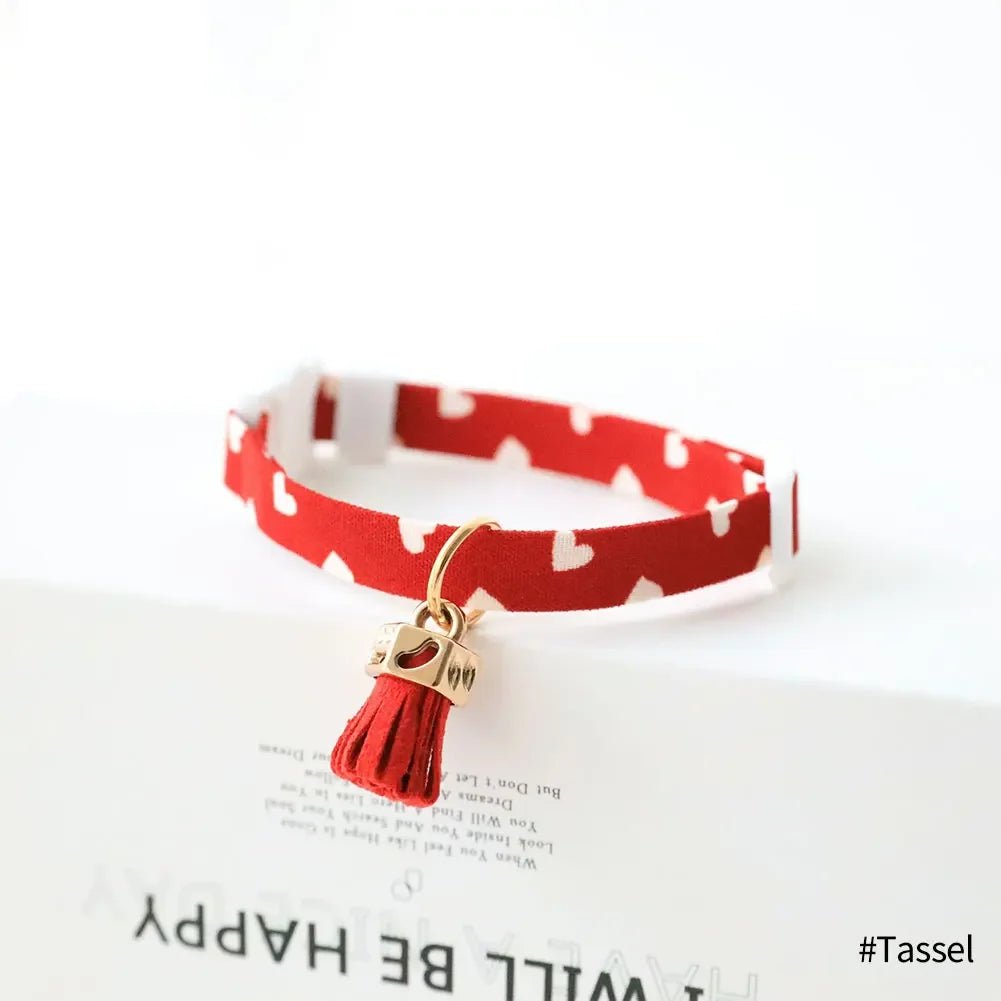 Stylish Adjustable Pet Collar with Heart Pattern and Flower Pendant – Durable Cotton Polyester 0