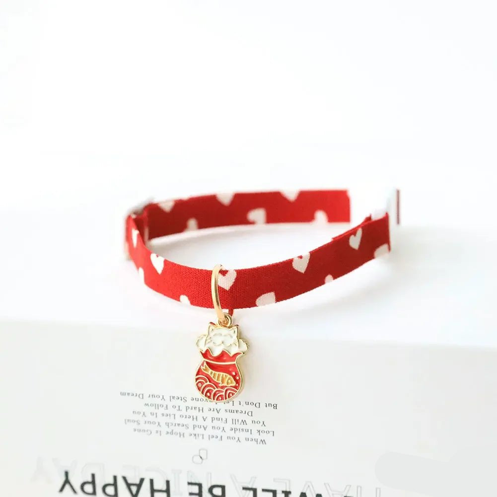Stylish Adjustable Pet Collar with Heart Pattern and Flower Pendant – Durable Cotton Polyester 10