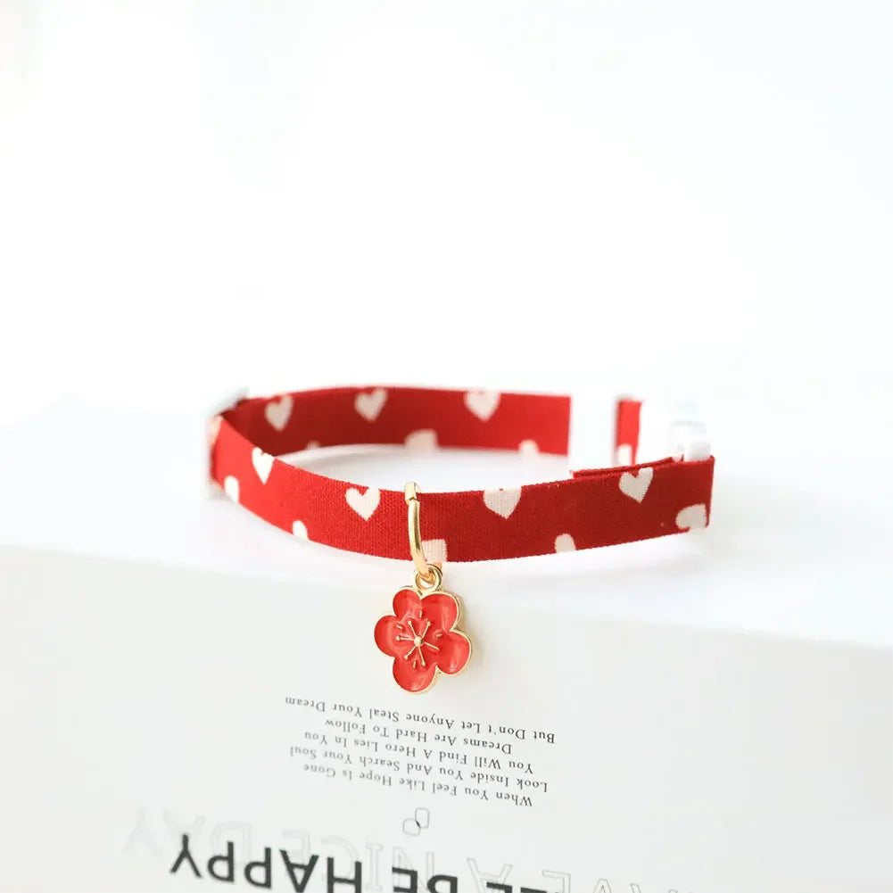 Stylish Adjustable Pet Collar with Heart Pattern and Flower Pendant – Durable Cotton Polyester 8