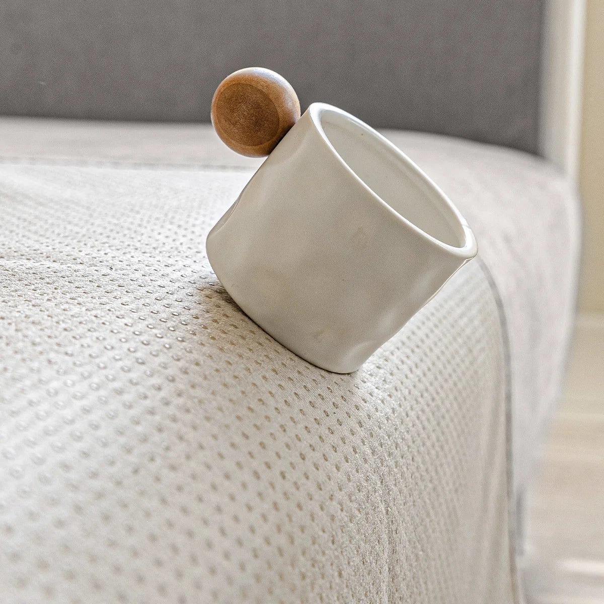 Stylish Anti-Scratch Sofa Cover – Washable Chenille Couch Cover for Dogs with Anti-Slip Design, Elegant Stripe Pattern 6
