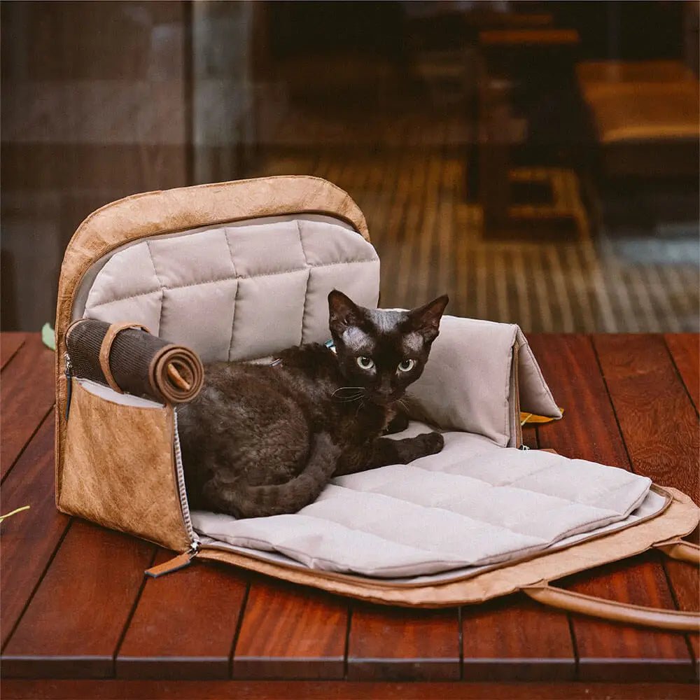 Stylish Multifunctional Pet Travel Bag – Eco-Friendly Leather Design 7