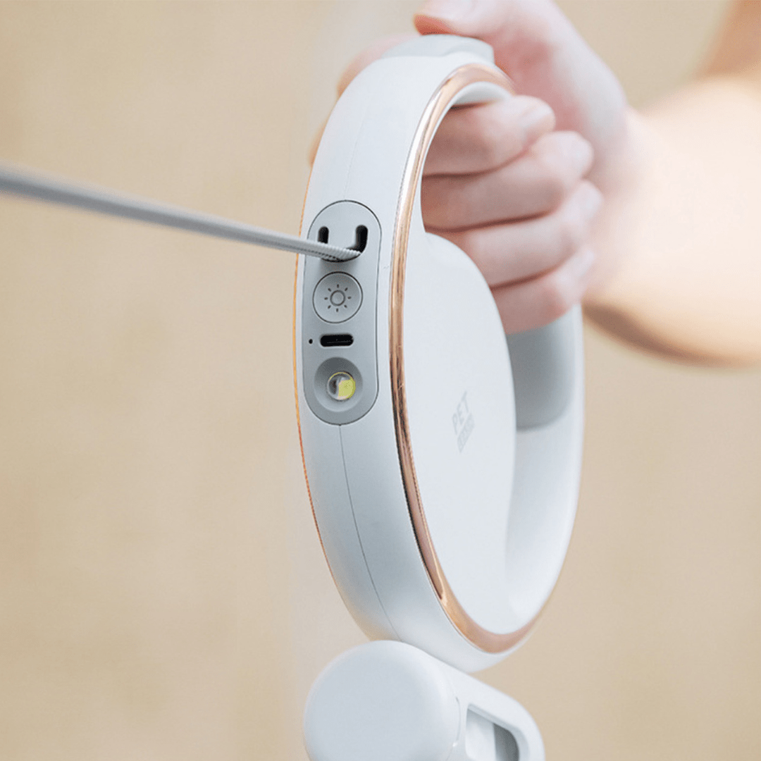 USB Rechargeable Dog Leash with Flashlight and Poop Bag Holder – 3 Meter Length, Ergonomic Handle for Comfort and Control 3