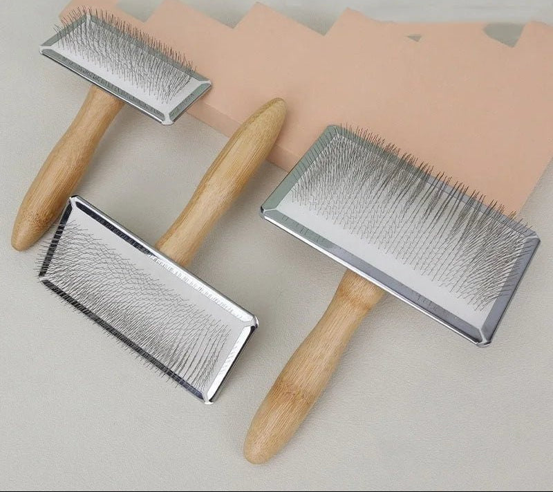 Wooden Pet Brush for Long-Haired Dogs and Cats – Ergonomic Design with Gentle Metal Pins for Comfortable Grooming 4